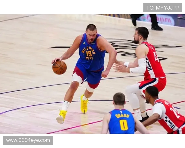 约基奇率队全面开花准三双掘金主场力克勇士豪取关键胜利